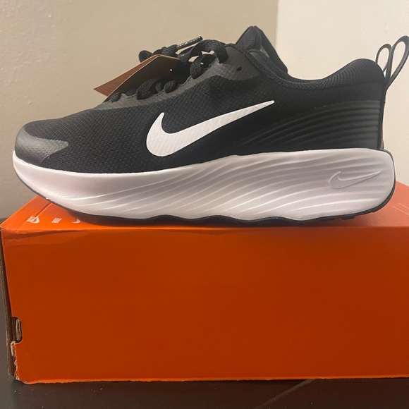 NEW Nike Promina Size 9 - Picture 6 of 6